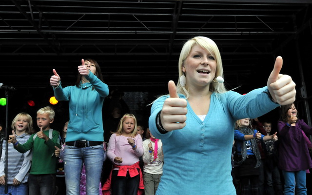 gal/2010/2010 Saitentwist Weltkindertag Burgplatz Essen 20.09.JugendhilfegGmbH Essen/1q12.jpg